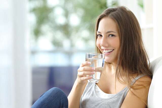 Omita el vino y obtenga hidratación para el cuidado de la piel nupcial